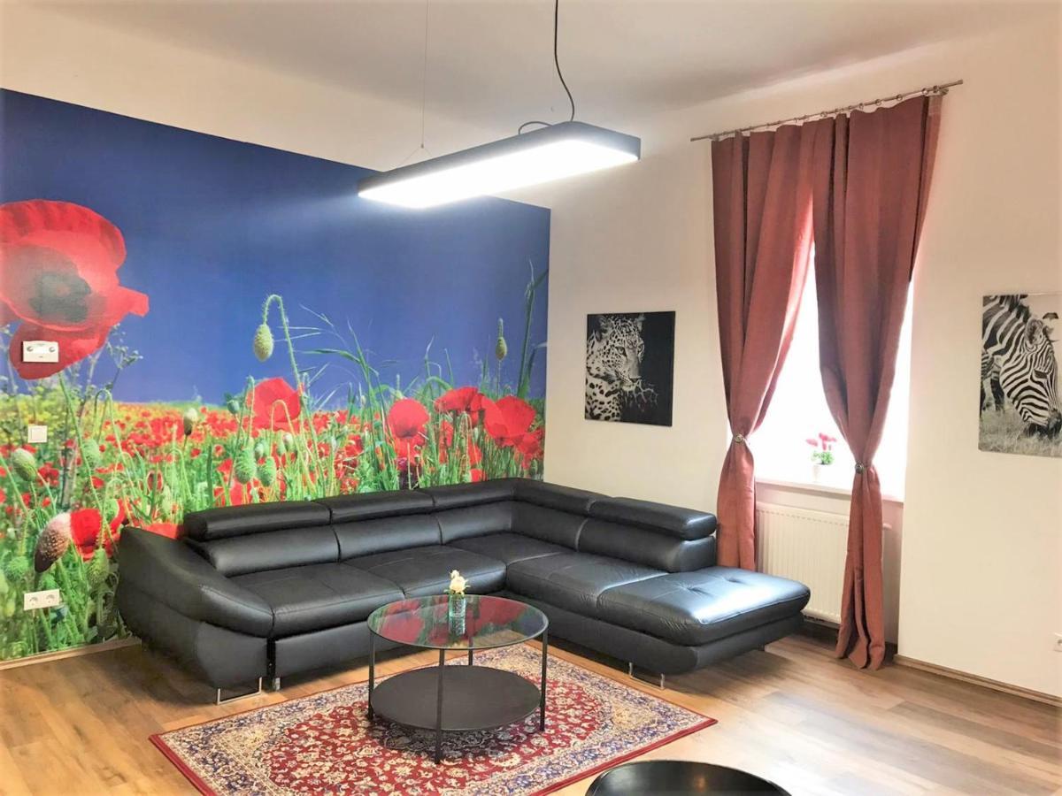 Studio & Apartments Near Reumannplatz Bécs Kültér fotó