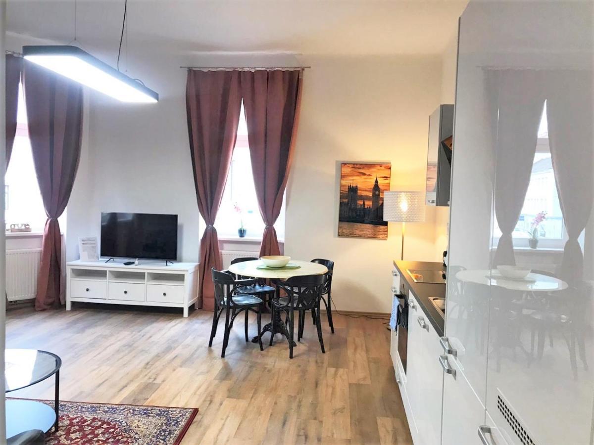 Studio & Apartments Near Reumannplatz Bécs Kültér fotó