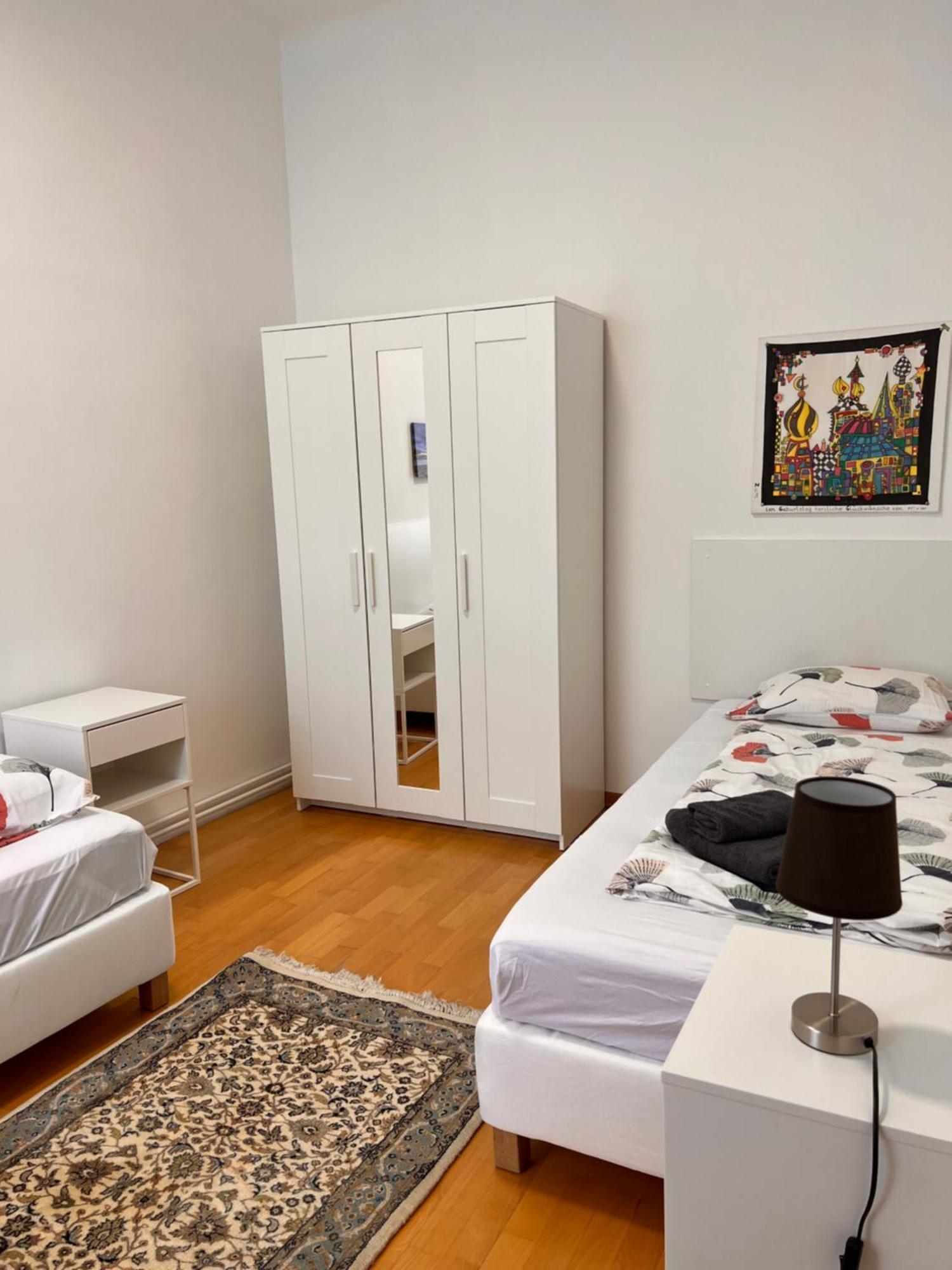 Studio & Apartments Near Reumannplatz Bécs Kültér fotó