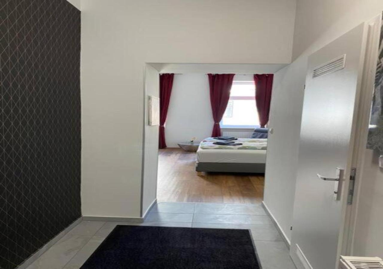 Studio & Apartments Near Reumannplatz Bécs Kültér fotó